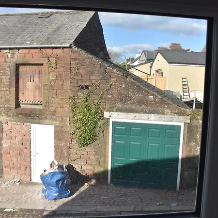 아파트 Milo's Place Is A From