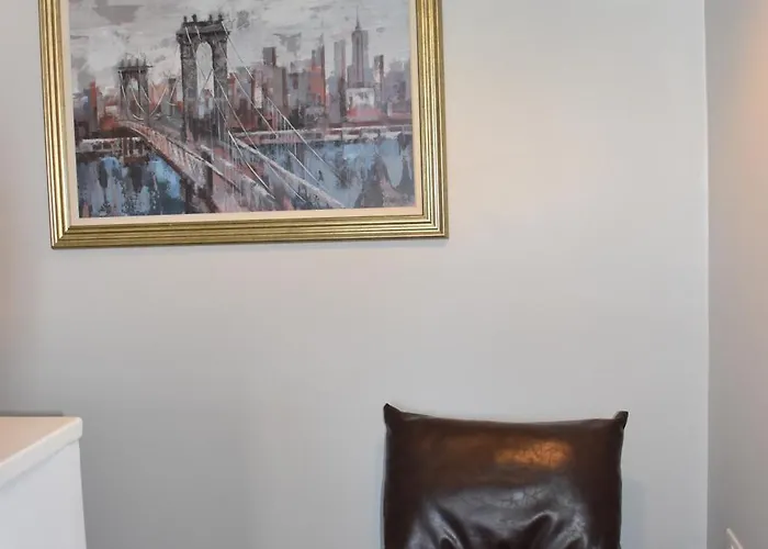 Milo's Place Is A From 아파트