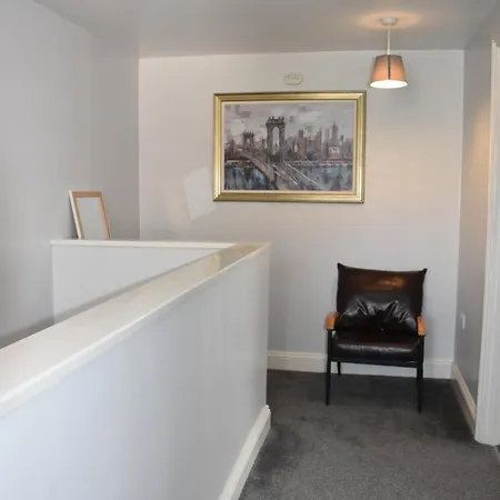 Daire Milo's Place Is A From *